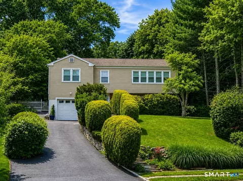 86 Sound Beach Ave Ext, Riverside, CT 06878