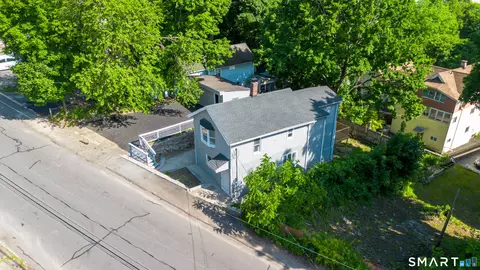 94 Wall St, Waterbury, CT 06705