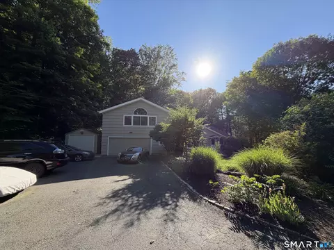 Exterior - 39 Cottage St, Monroe, CT 06468 photo 7 of 9