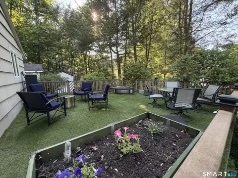 Exterior - 39 Cottage St, Monroe, CT 06468 photo 5 of 9