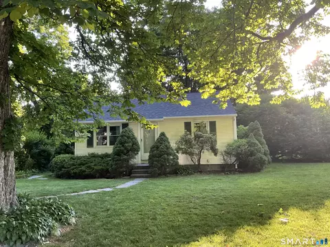 4 Elgin Ave, Bethel, CT 06801