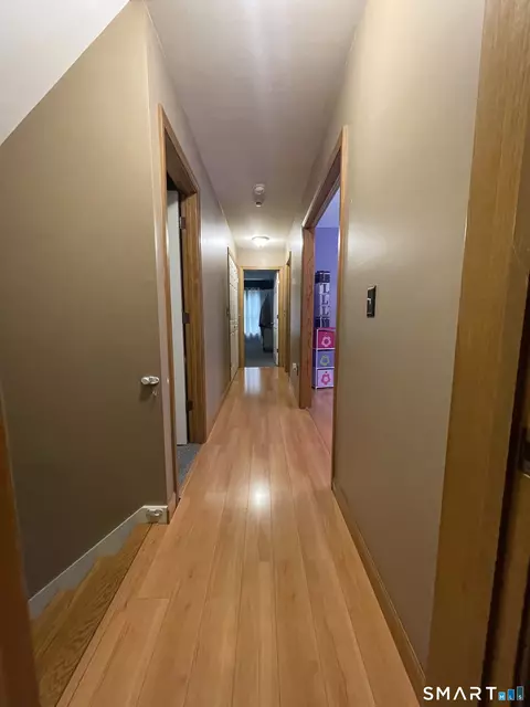 Entry Way - 560 S Frontage Rd, Killingly, CT 06239 photo 3 of 5