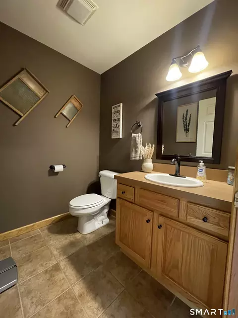 Bath - 560 S Frontage Rd, Killingly, CT 06239 photo 1 of 3