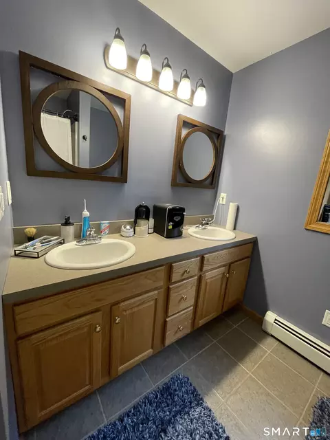 Bath - 560 S Frontage Rd, Killingly, CT 06239 photo 3 of 3