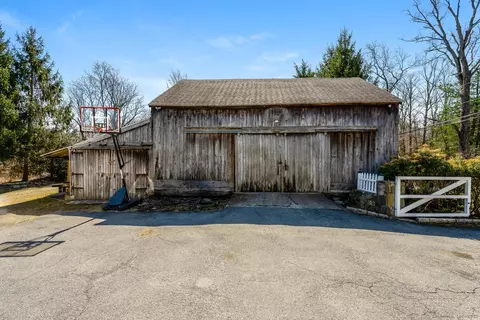 Exterior - 175 Mountain Rd, Wilton, CT 06897 photo 2 of 6