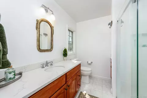 Bath - 175 Mountain Rd, Wilton, CT 06897 photo 2 of 5