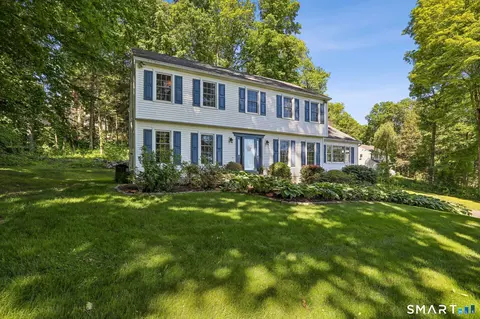 28 Colonial Ridge Dr, Gaylordsville, CT 06755