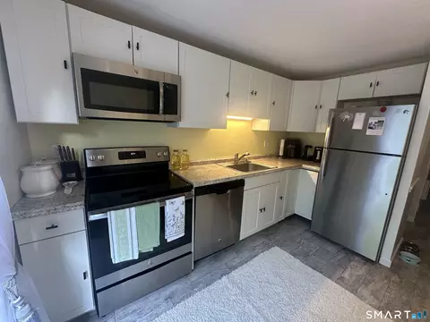 23 Seymour Rd #3B, East Granby, CT 06026