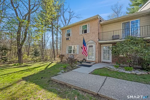 15 Surrey Ln #15, Torrington, CT 06790
