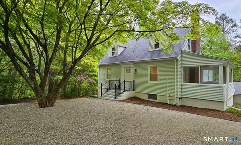 950 Benham St, Hamden, CT 06514