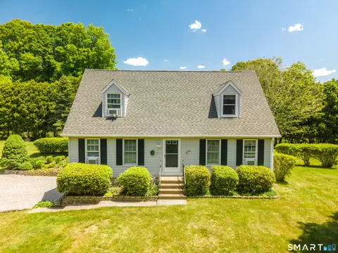 476 Noank Ledyard Rd, Mystic, CT 06355