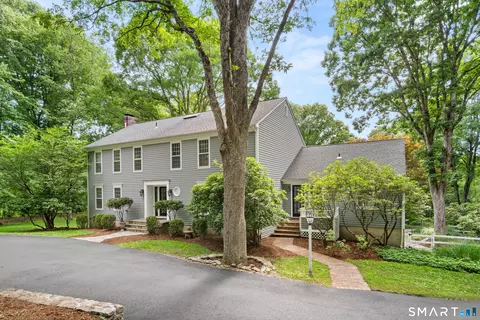32 Silver Ridge Cmn, Weston, CT 06883