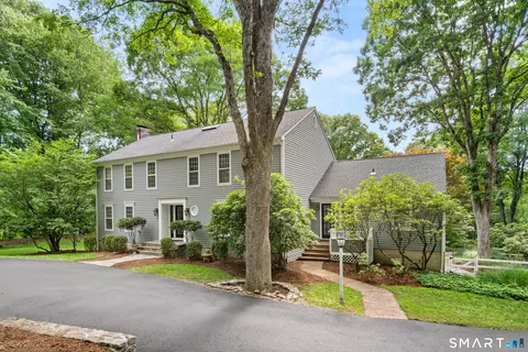 32 Silver Ridge Cmn, Weston, CT 06883