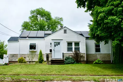 41 Cumpstone Dr, Hamden, CT 06518