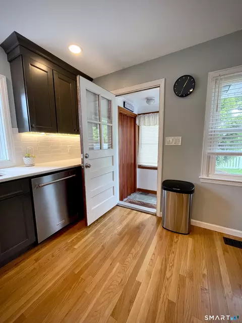 Entry Way - 41 Cumpstone Dr, Hamden, CT 06518 photo 1 of 3