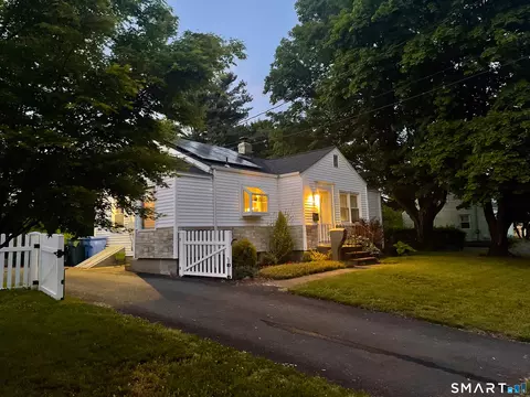 Exterior - 41 Cumpstone Dr, Hamden, CT 06518 photo 5 of 5