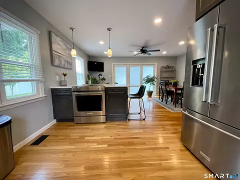 Kitchen - 41 Cumpstone Dr, Hamden, CT 06518 photo 4 of 4