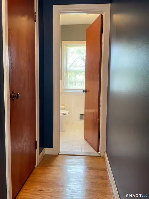 Entry Way - 41 Cumpstone Dr, Hamden, CT 06518 photo 3 of 3