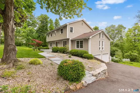 45 E Gate Rd, Danbury, CT 06811
