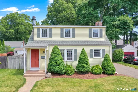 29 Chester Dr, Manchester, CT 06040