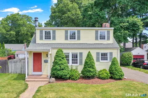 29 Chester Dr, Manchester, CT 06040