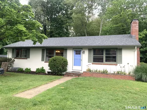 1 Gamma Ave, Old Lyme, CT 06371