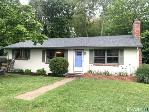 1 Gamma Ave, Old Lyme, CT 06371