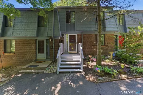 56 Trolley Crossing Ln #56, Middletown, CT 06457