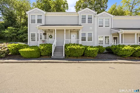 13 Woodhill Rd #13, Milford, CT 06461