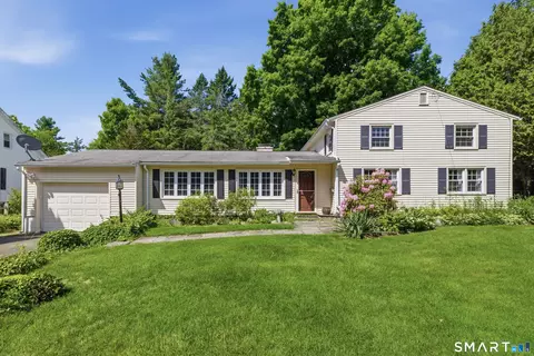 16 Hamilton Ln, Watertown, CT 06795