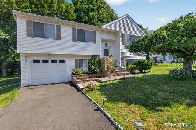35 Mallard Ln, East Haven, CT 06512