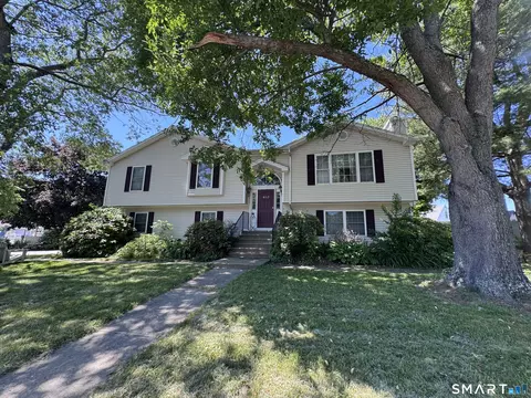 682 Milford Point Rd, Milford, CT 06460