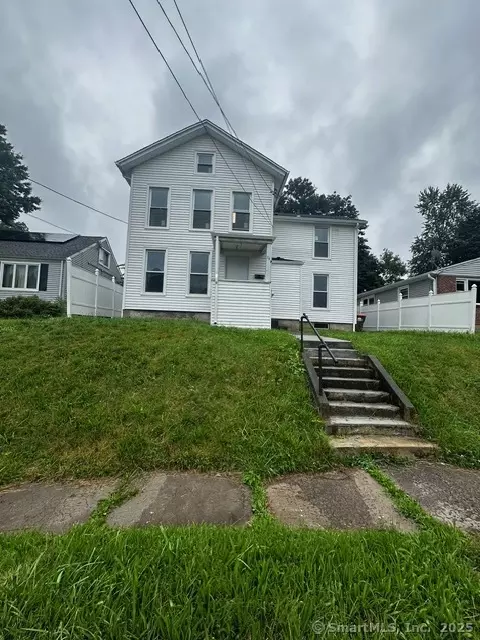 76 Columbus Ave, Meriden, CT 06451