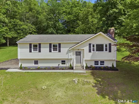 214 Woodfield Xing, Rocky Hill, CT 06067