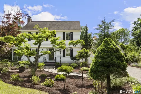 102 Whisconier Rd, Brookfield, CT 06804