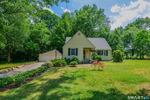 19 Stevens St, Avon, CT 06001