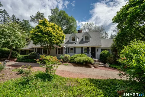 100 Westmont St, West Hartford, CT 06107