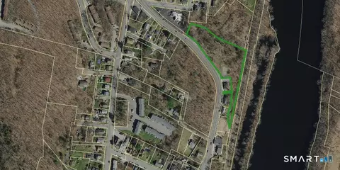 687 N Main St, Norwich, CT 06360