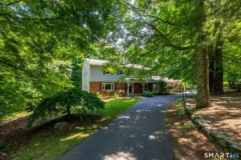 33 Hurds Hill Rd, Woodbury, CT 06798