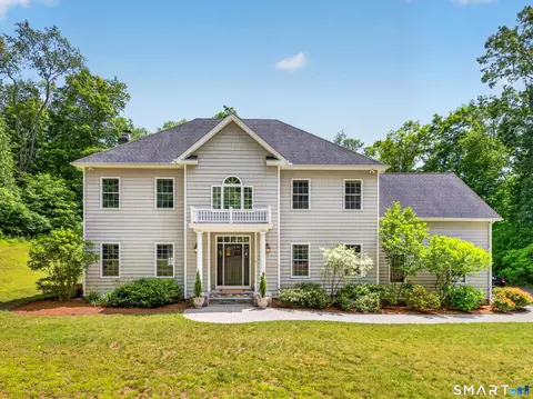 50 Brookhills Rd, Branford, CT 06405