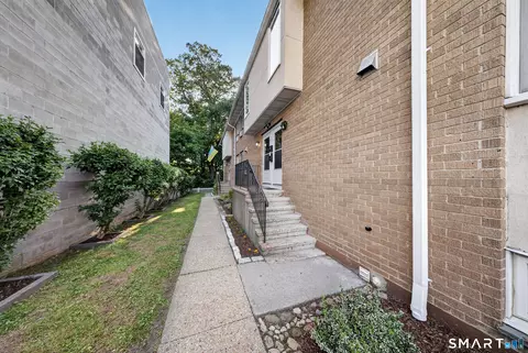 26 Highview Ave #B, Stamford, CT 06907