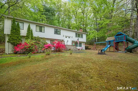 72 Old Meadow Plain Rd, Weatogue, CT 06089