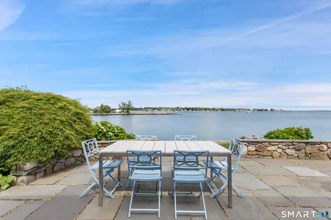 182 Dolphin Cove Quay Quay, Stamford, CT 06902