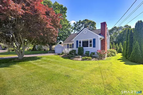 71 Canterbury Ln, Milford, CT 06460