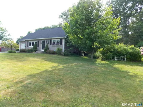 Exterior - 148 Pompeo Rd, North Grosvenor Dale, CT 06255 photo 2 of 4