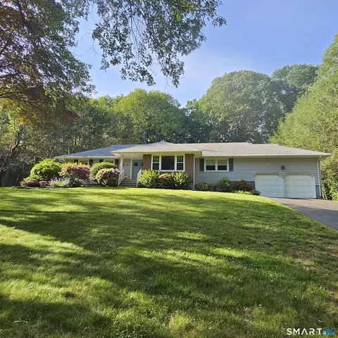 85 Canterbury Ln, Trumbull, CT 06611