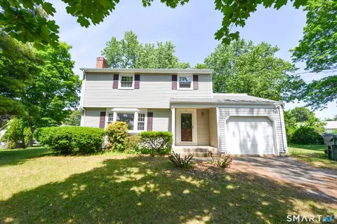 96 Crestwood Trl, East Hartford, CT 06118