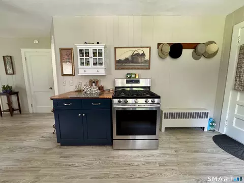 Kitchen - 113 Hawkins St, Killingly, CT 06241 photo 2 of 3