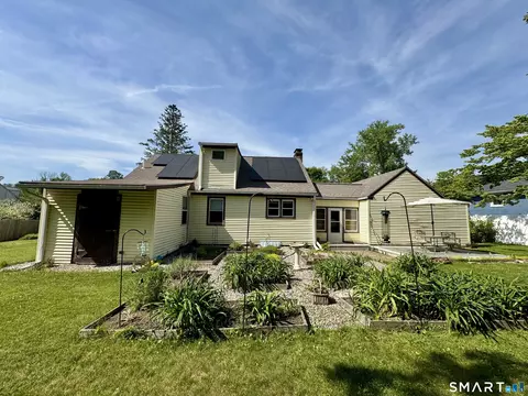 Exterior - 113 Hawkins St, Killingly, CT 06241 photo 5 of 8