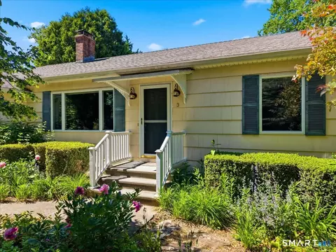3 Sheldon Cir, Griswold, CT 06351